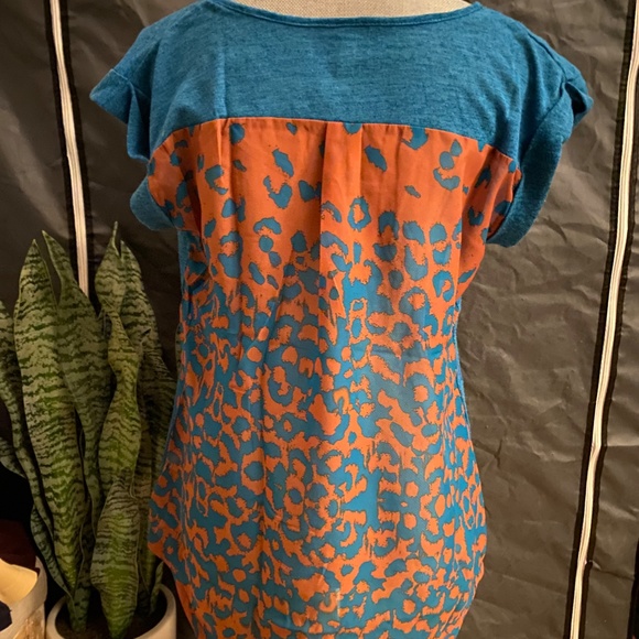 Xhilaration Blue S/S T-shirt with Organza Orange Blue Graphic Back Size Small - Picture 9 of 11